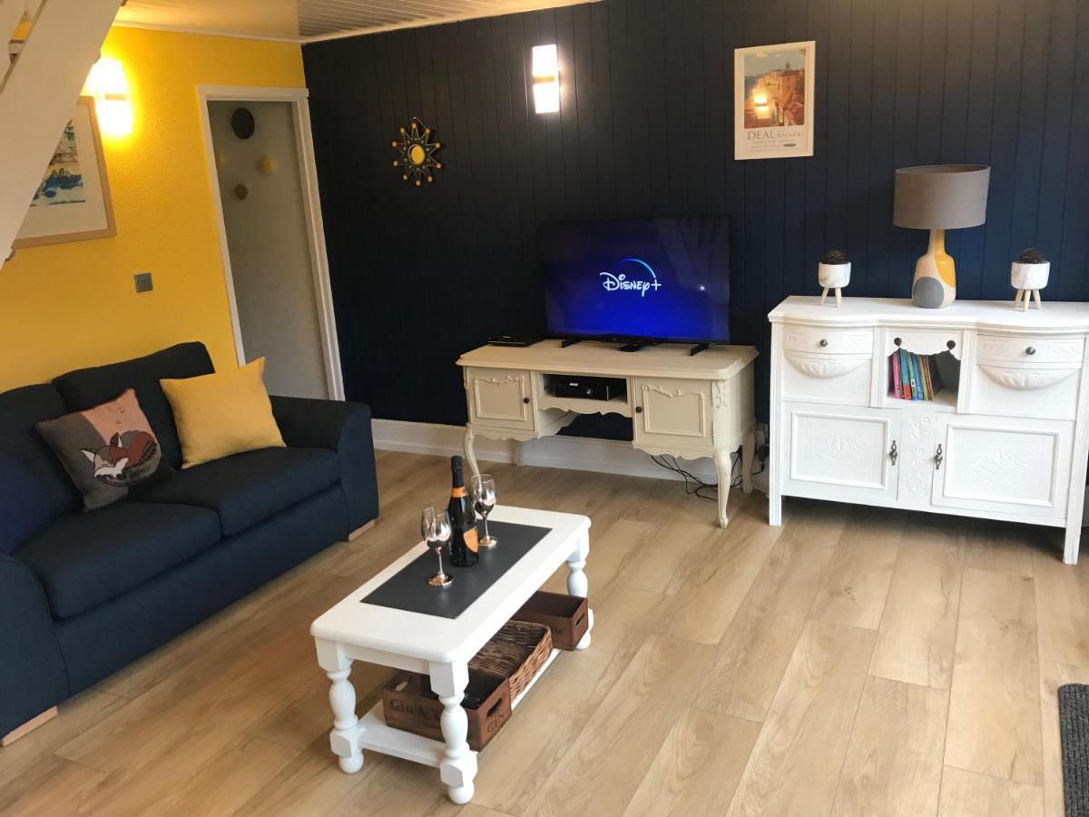 Foxes Sea Side Retreat Deluxe Chalet Is A Lovely Holiday Home Tucked Away On The Kent Coast Kingsdown  Zewnętrze zdjęcie
