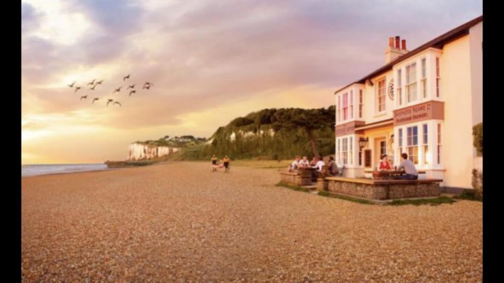 Foxes Sea Side Retreat Deluxe Chalet Is A Lovely Holiday Home Tucked Away On The Kent Coast Kingsdown  Zewnętrze zdjęcie