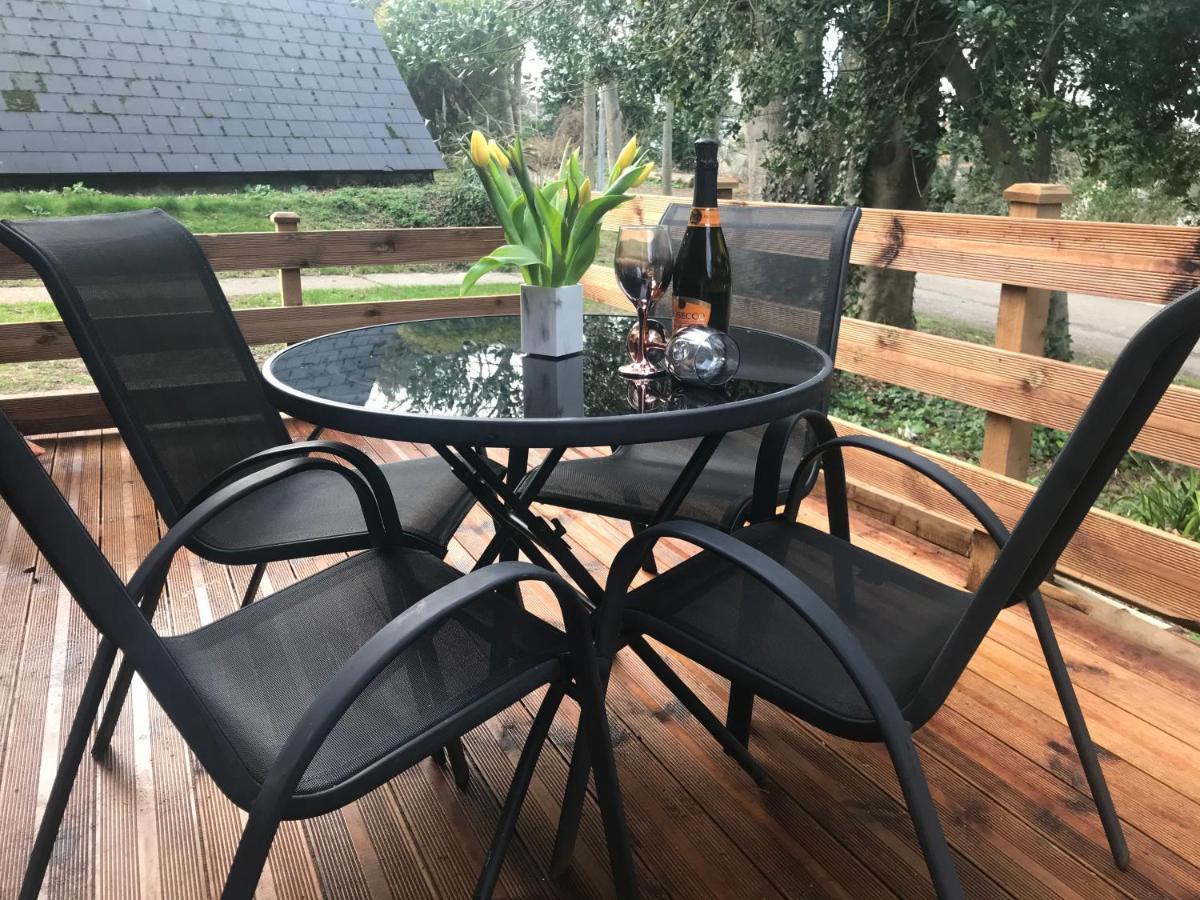 Foxes Sea Side Retreat Deluxe Chalet Is A Lovely Holiday Home Tucked Away On The Kent Coast Kingsdown  Zewnętrze zdjęcie