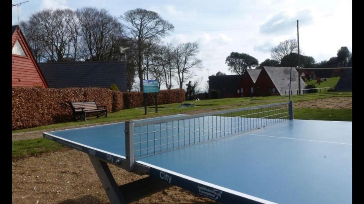 Foxes Sea Side Retreat Deluxe Chalet Is A Lovely Holiday Home Tucked Away On The Kent Coast Kingsdown  Zewnętrze zdjęcie